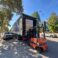 Carga profesional de un liftvan en camión mediante carretilla elevadora